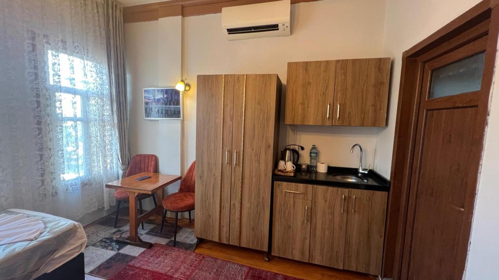 April Hotel اسطنبول المظهر الخارجي الصورة
