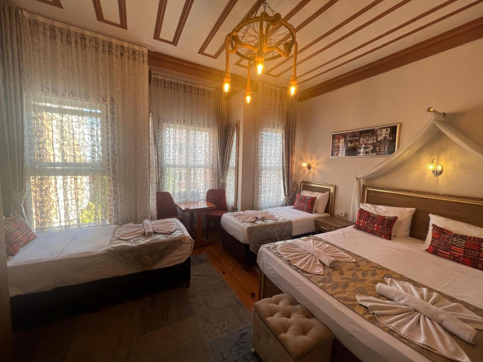 April Hotel اسطنبول المظهر الخارجي الصورة