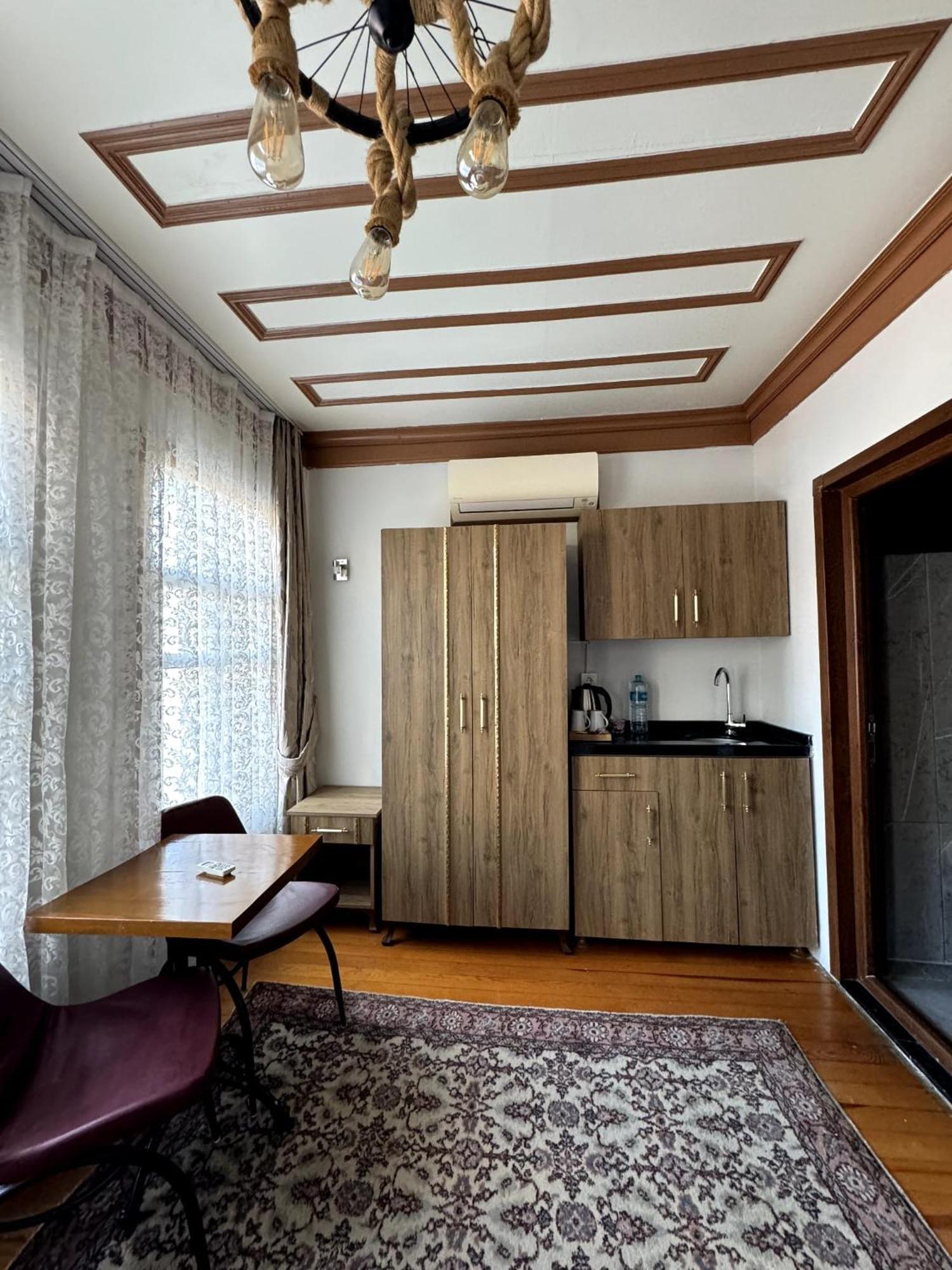 April Hotel اسطنبول المظهر الخارجي الصورة